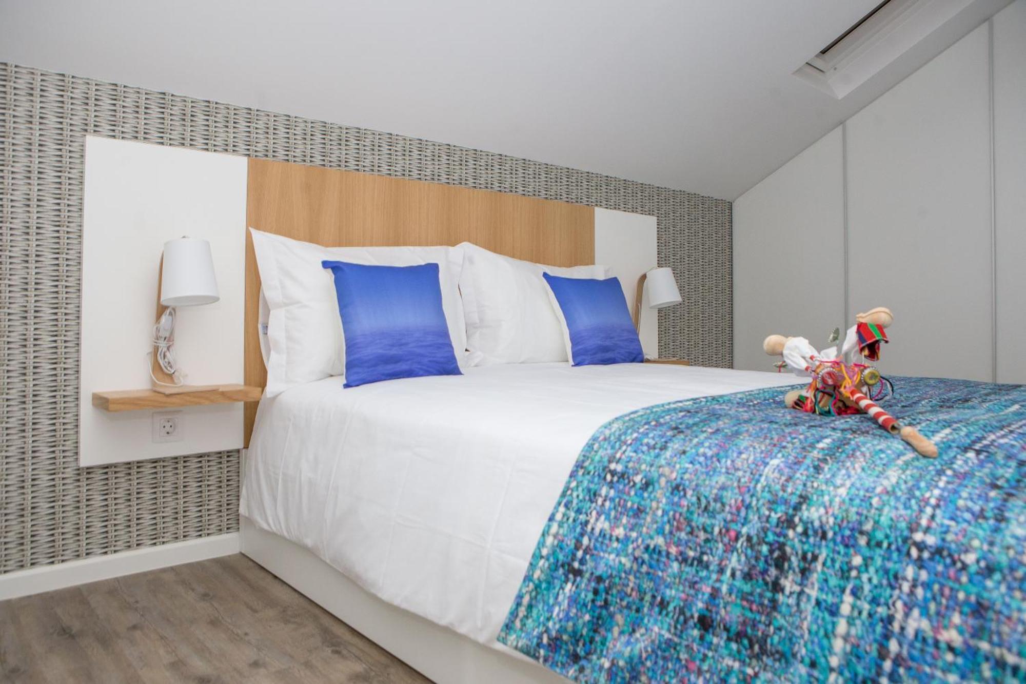 Two-Bedroom Apartment,1279532245:JPEG