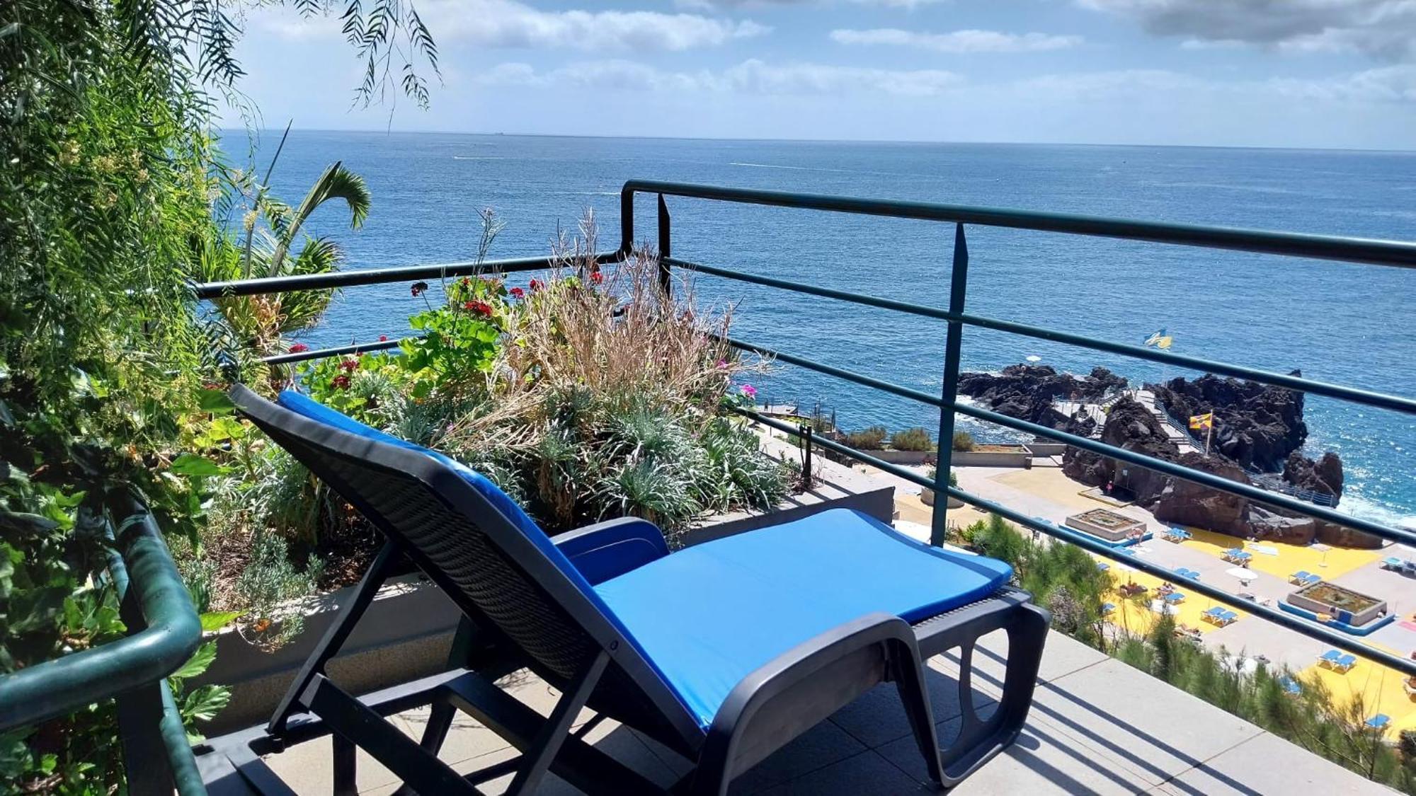 Bungalow Garden View