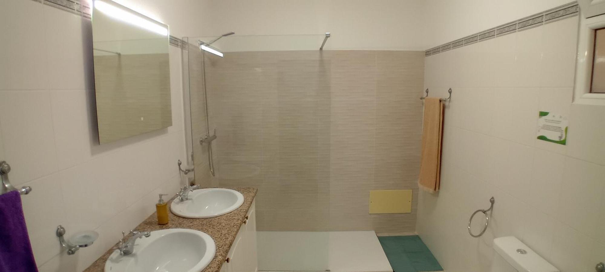 Double or Twin Room Private Bathroom