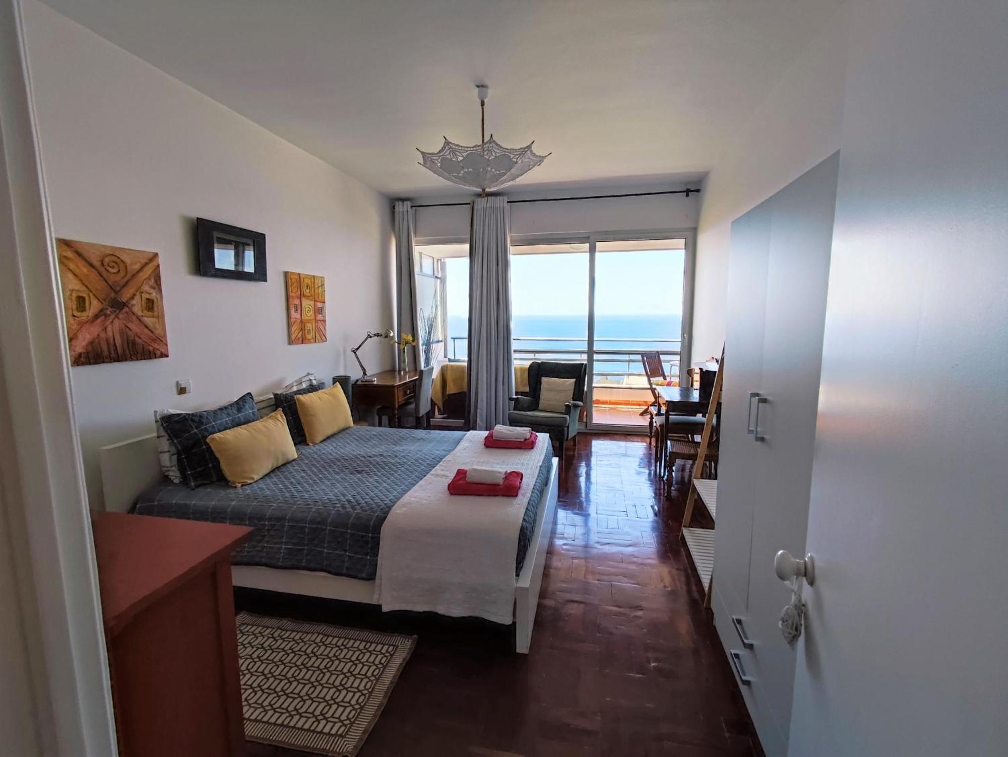 One-Bedroom Apartment Sea View