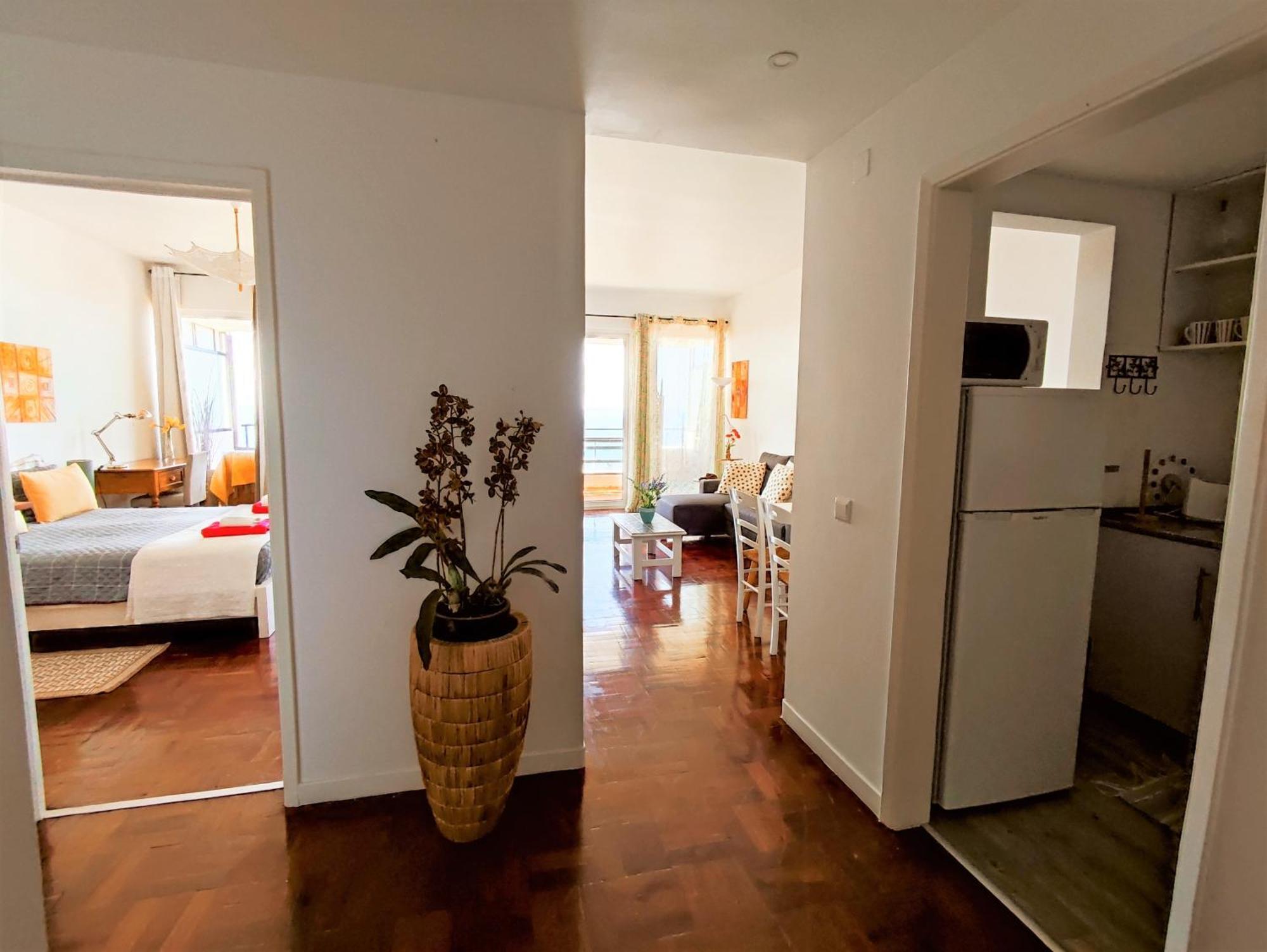 One-Bedroom Apartment Sea View