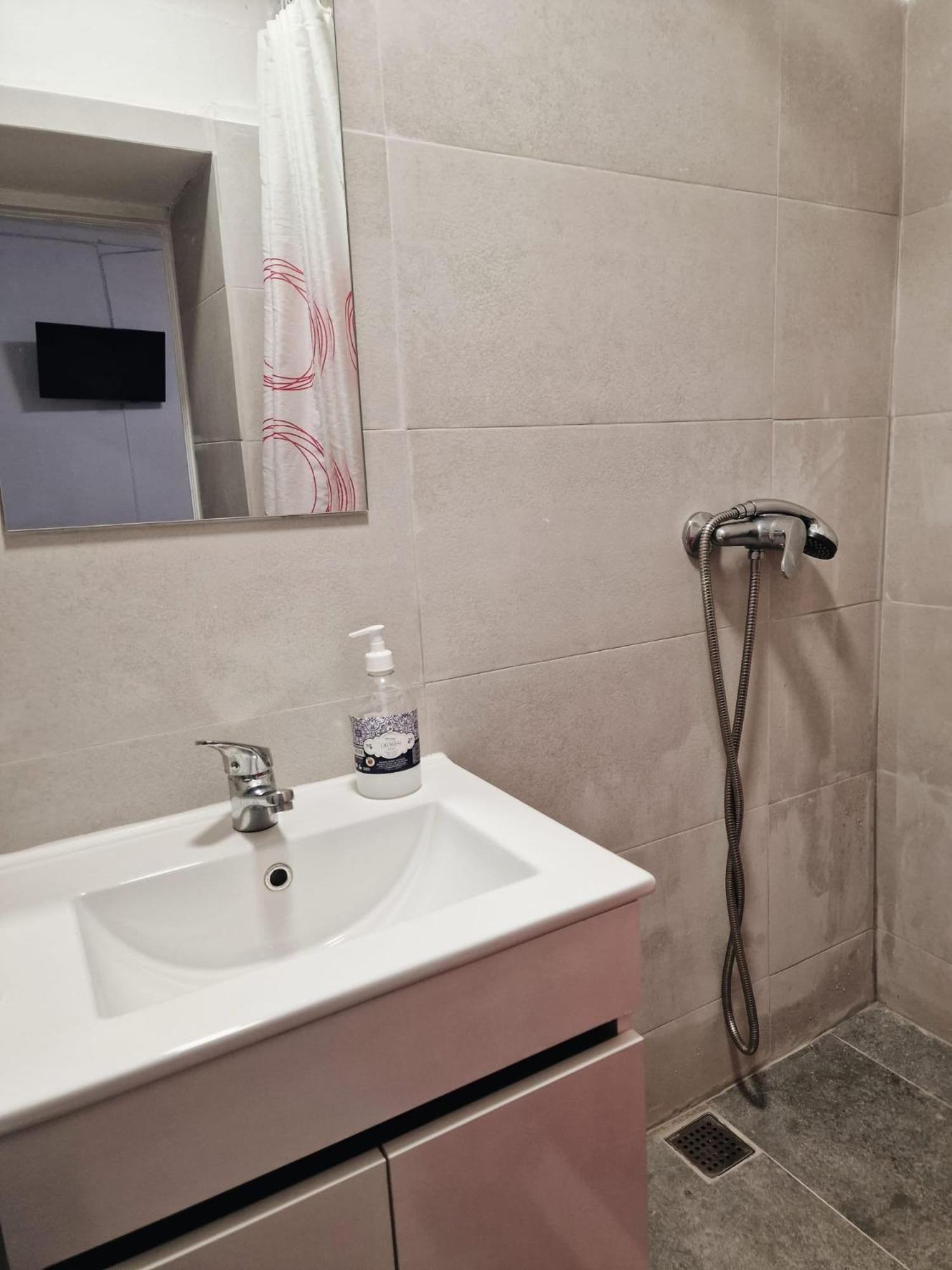 Economy Single Room