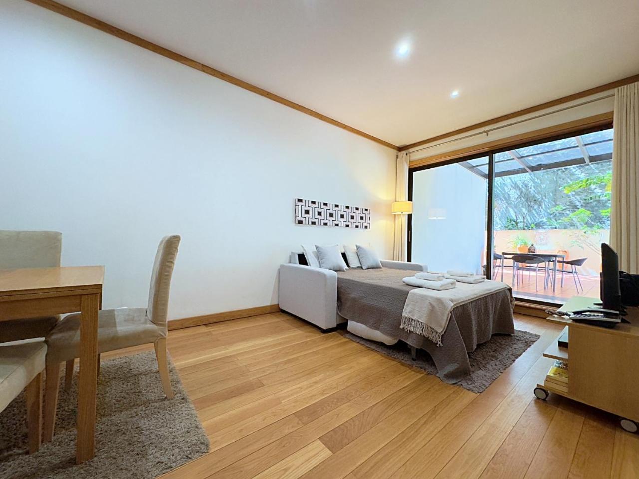 Superior One-Bedroom Apartment