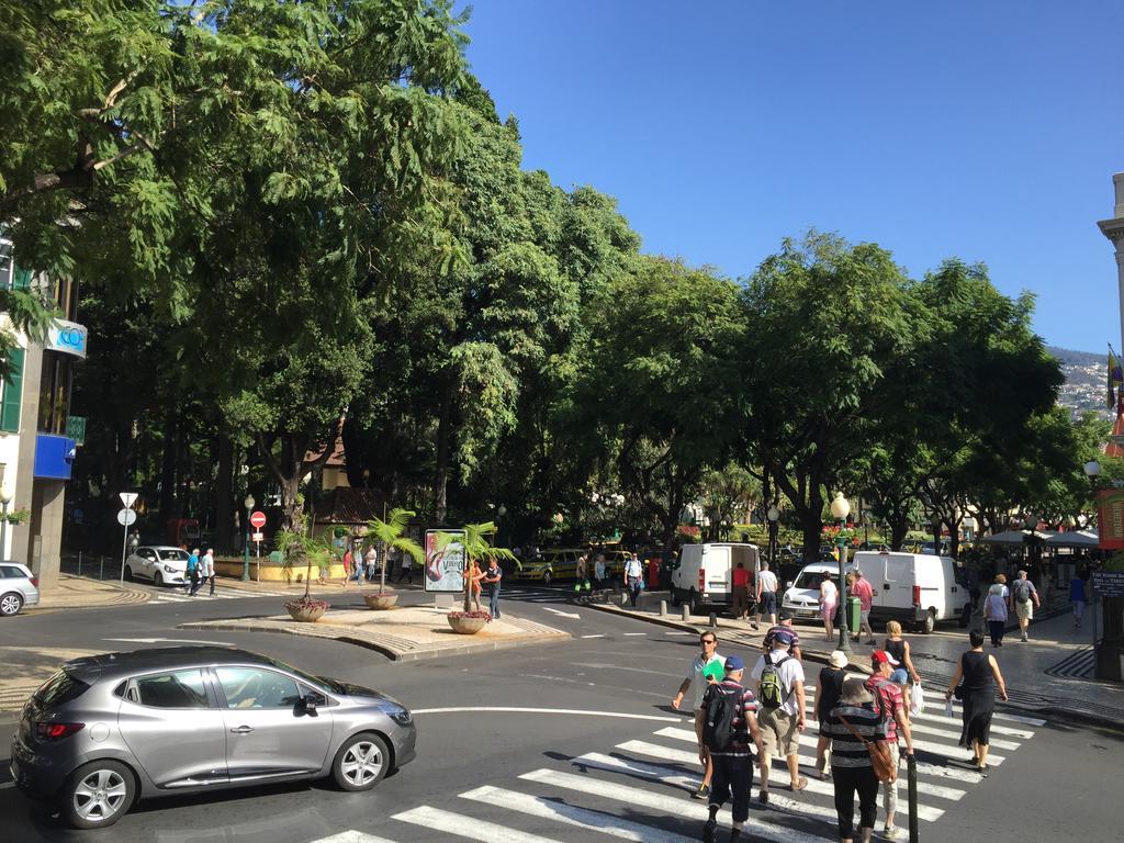 Apartamento com Varanda