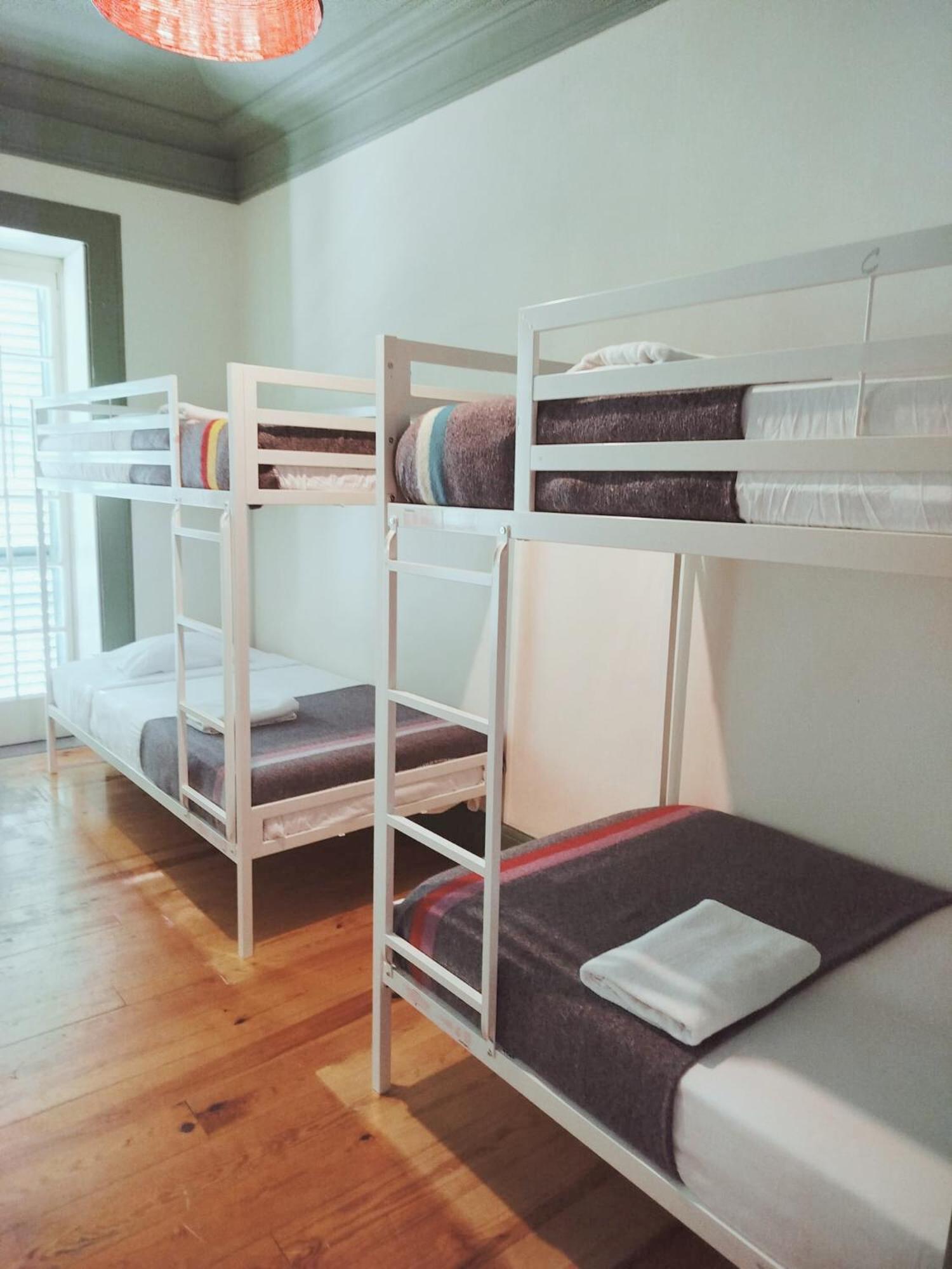 Bed 4-Bed Mixed Dormitory Room Balcony