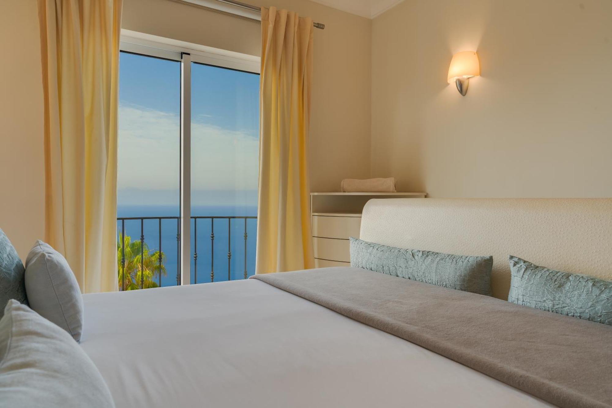 Two-Bedroom Apartment Sea View