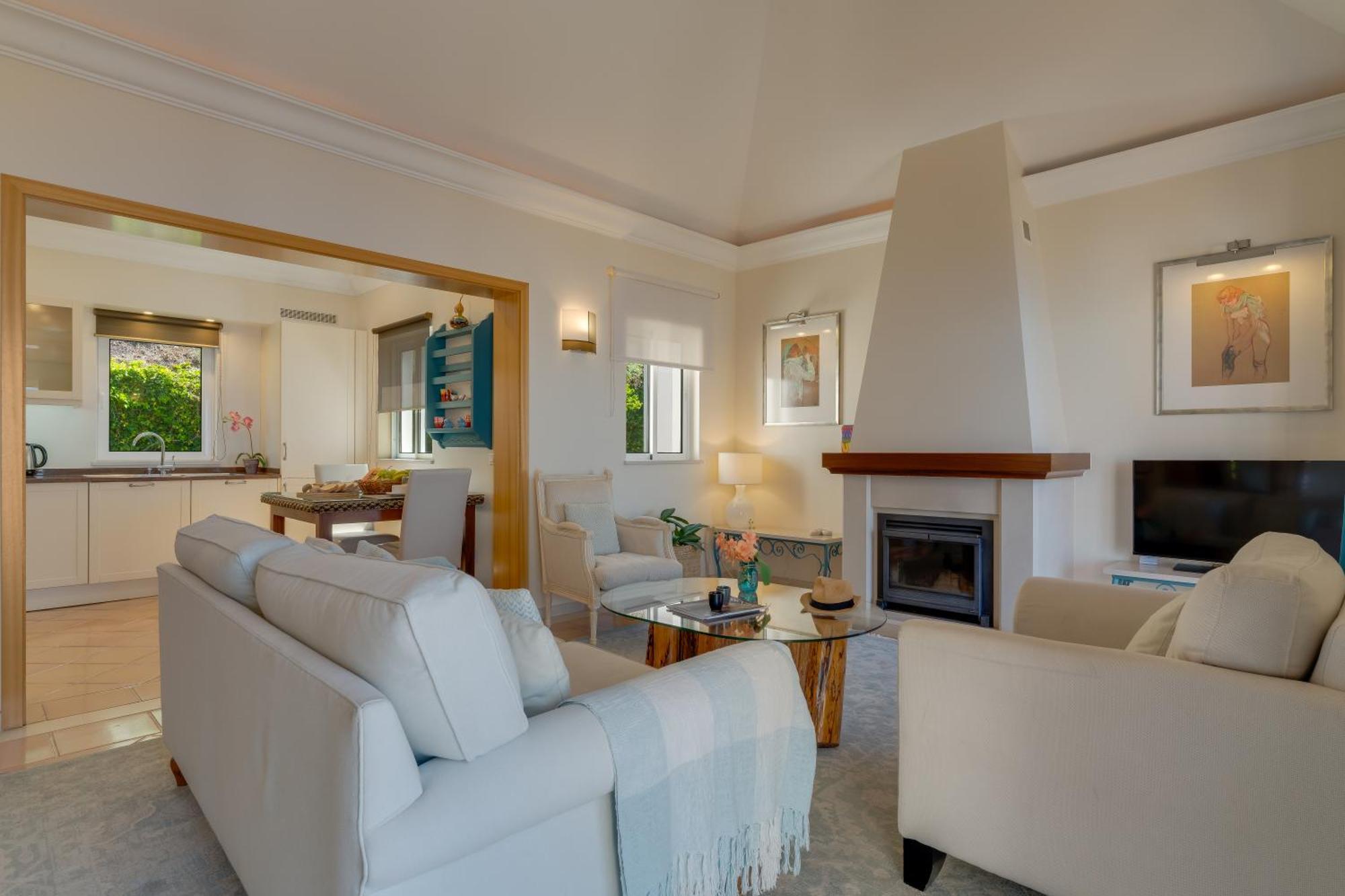 One-Bedroom Apartment Sea View