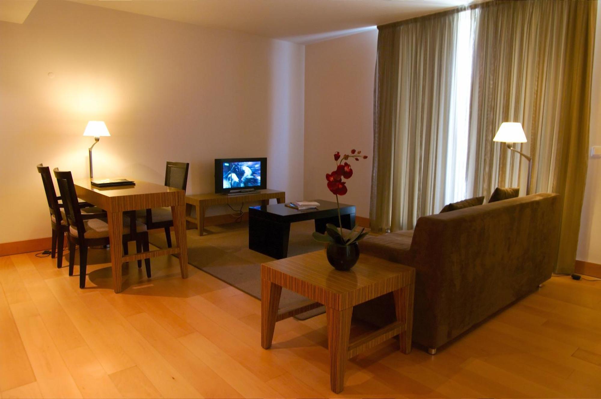 Premium Apartment with Side Sea View (4 adults)