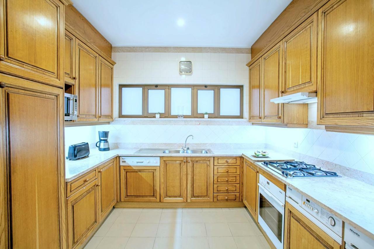 Superior One-Bedroom Apartment
