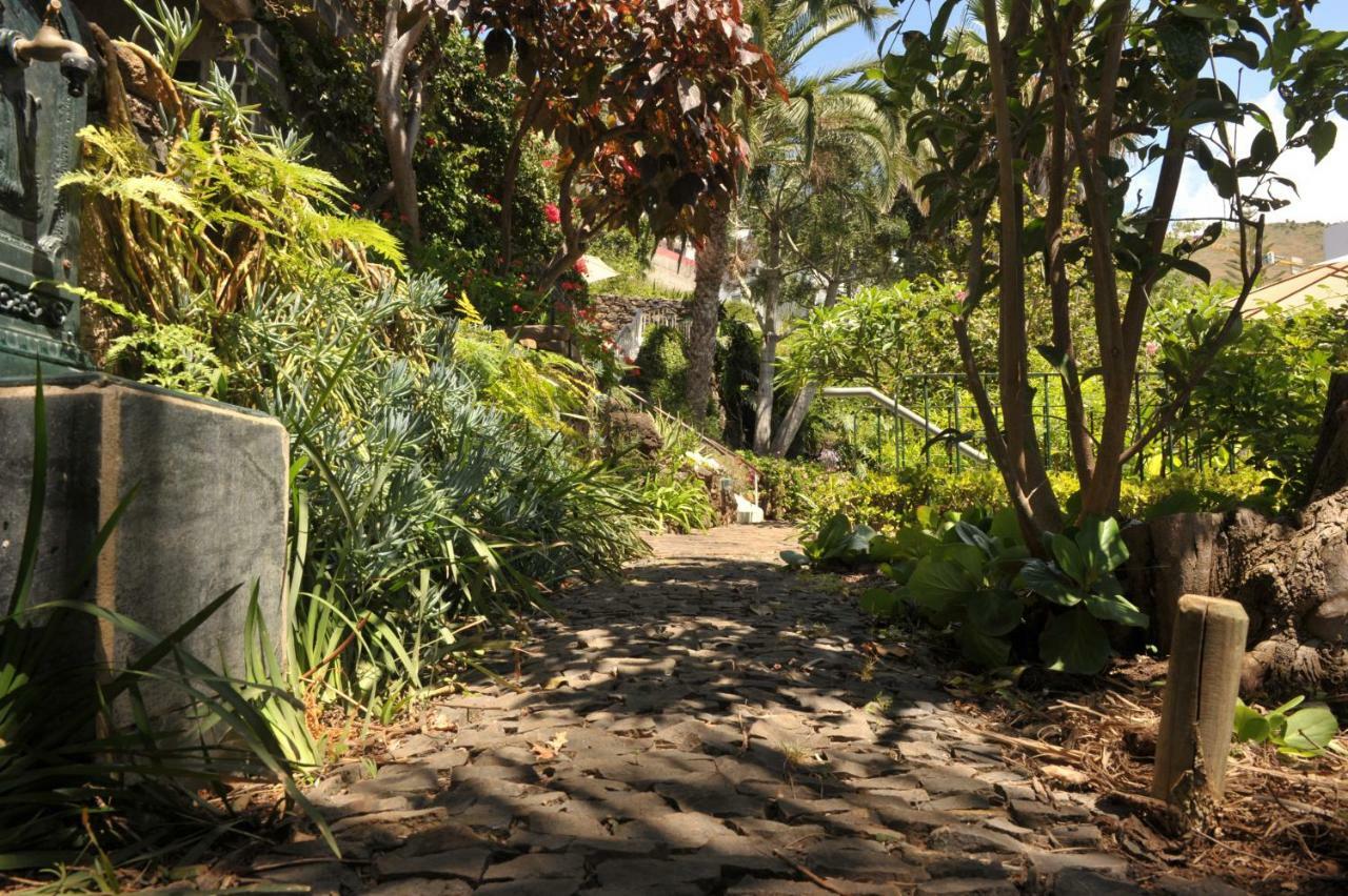 Bungalow Garden View