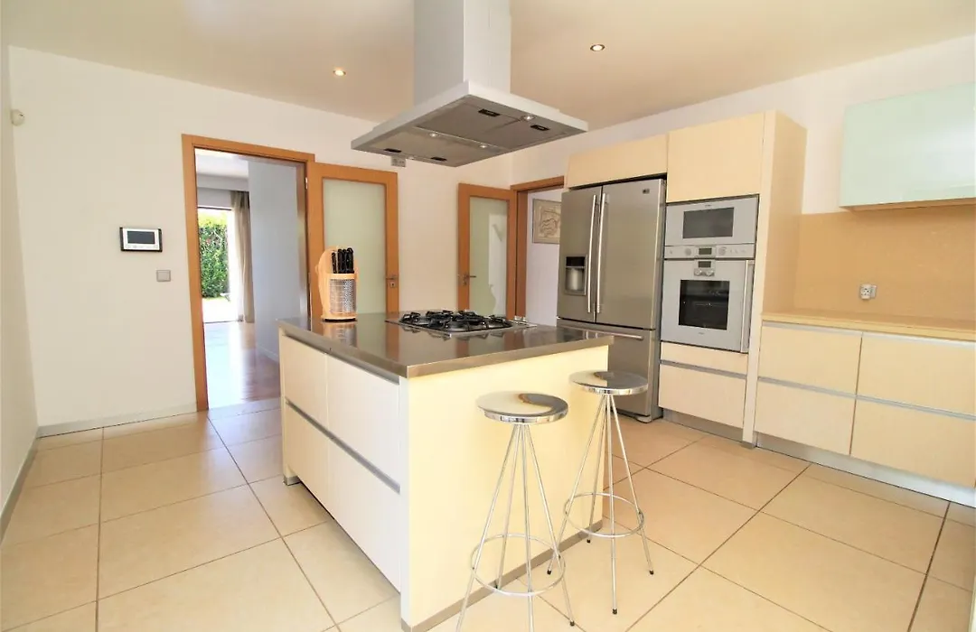 Villa Victoria With Private Heated Pool-1