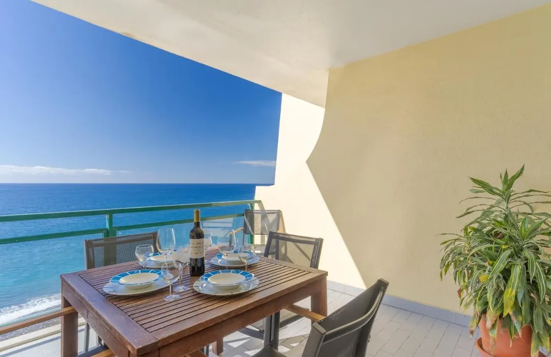 Honey Apartment On The Beach With Pool-1
