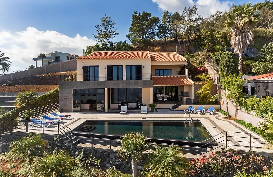 Exquisite Madeira Villa Villa Funchal Luz 5 Bedroom Heated Pool-1