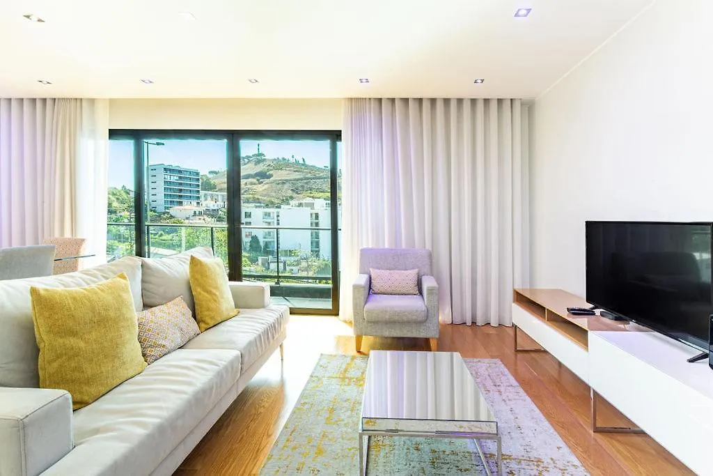 Leonor Seaview Apartment-1