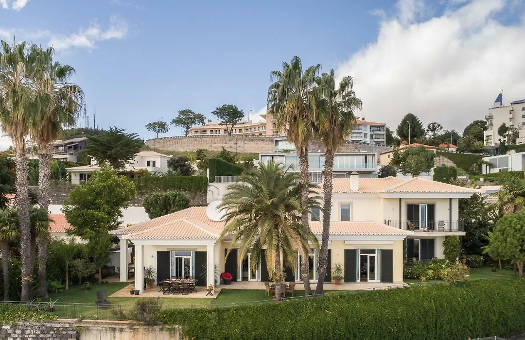 Luxury Ocean View Villa In Funchal-1