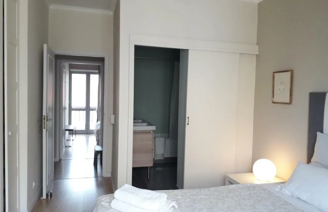 Peaceful Top Floor Apt W Balconies - Cambridge Right - Ac-1