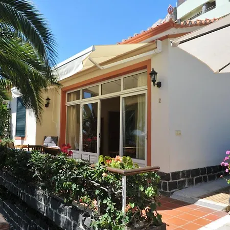 Charming Bungalow In Funchal, Sea View-2
