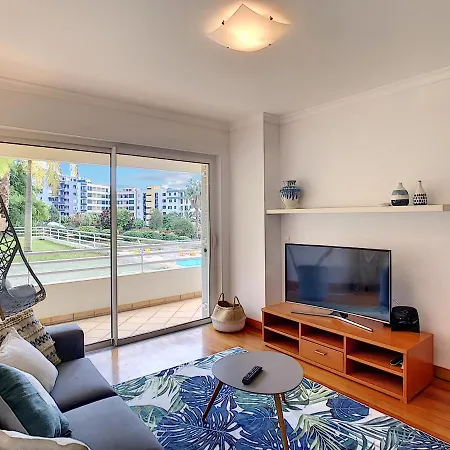 Aidan Apartment By Lovelystay-3