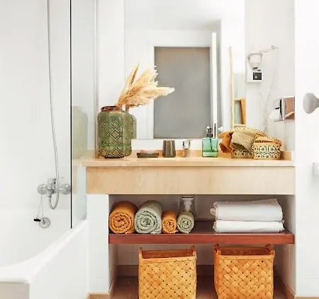 Lovely Apartment With Pool And Sea View-3