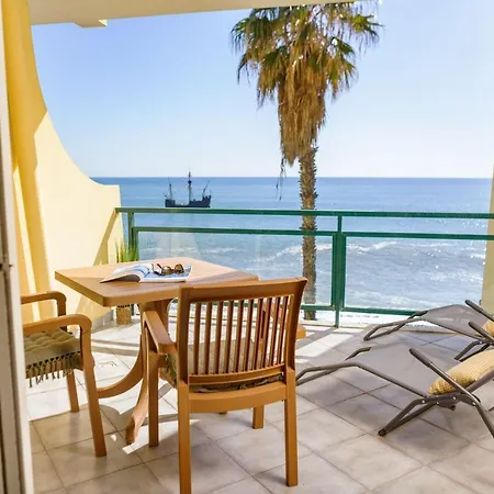 Cosy Apartment With Sea View And Pool-2