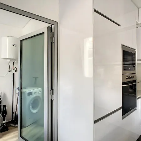 Uptown Nest - Modern Apt By Lovelystay-2