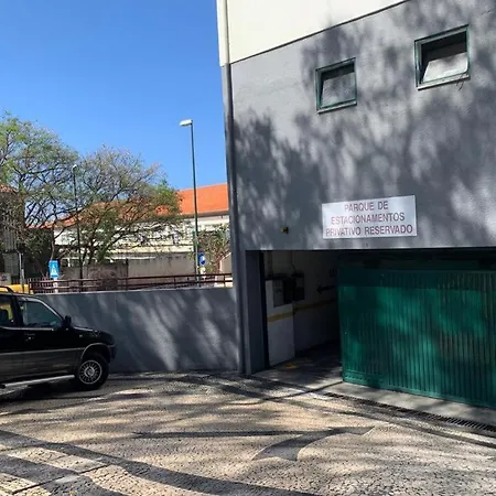 Madeira, 3 Bedroom Apartment With Ocean Views In Funchal-2
