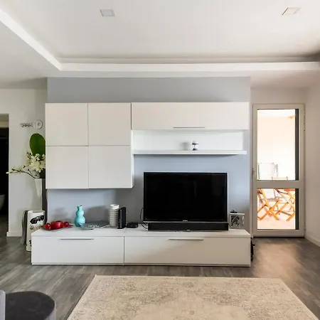 Lovely 1-Bedroom Apartment With Parking Ocean View-2
