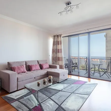 Elegant Apartment With Sea Views By Trip2Portugal-3