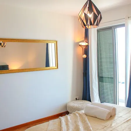 The Seaside Apartment By Lovelystay-2