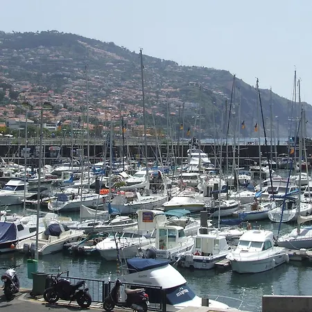 Charming Boat In Funchal With Sea View-3