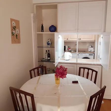 Modern Apartment In Funchal 60 M² With Shared Pool-2