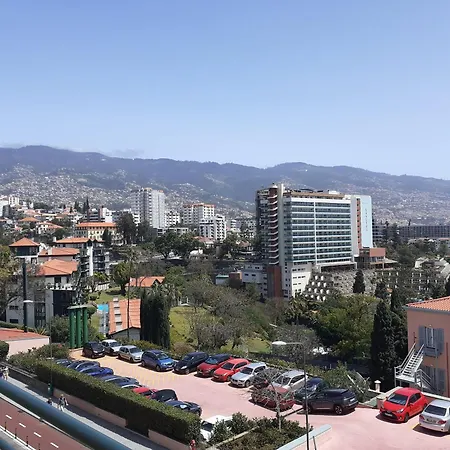 Modern Apartment In Funchal 60 M² With Shared Pool-3