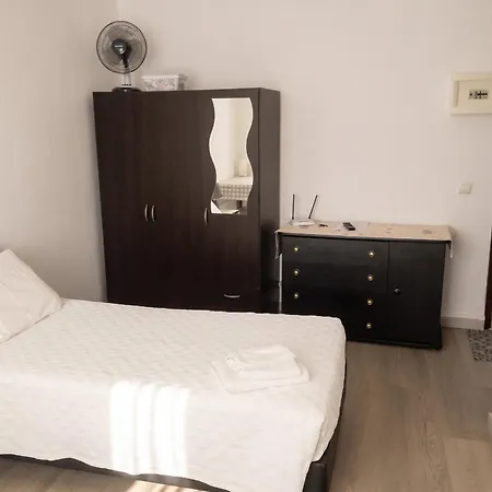 Charming Studio In Funchal 20 M² With Sunny Terrace-3