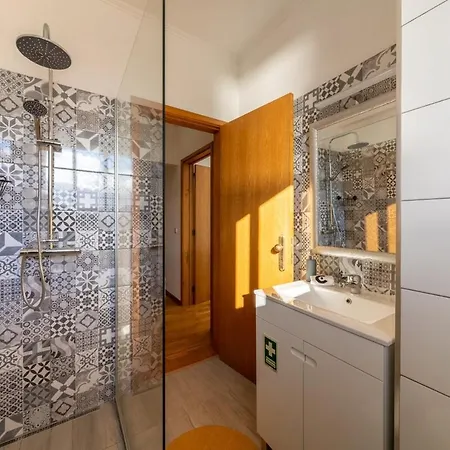 Sea View Apartment, Rooftop Terrace & Free Parking-2