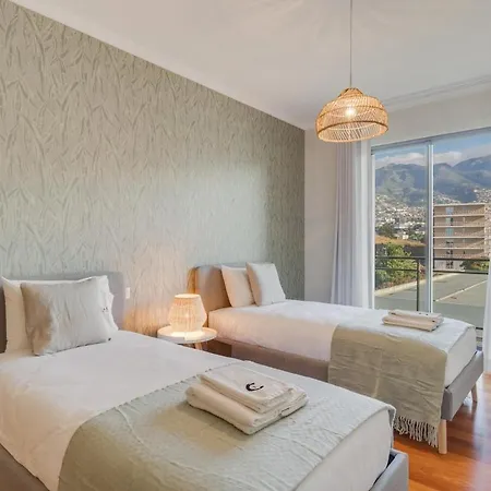 Sea & Mountain View Apartment, Funchal, Parking-3