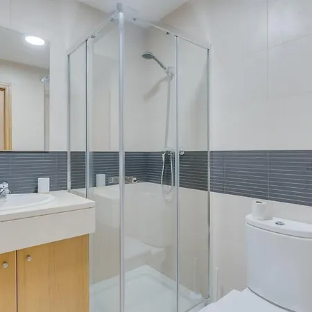 Sea & Mountain View Apartment, Funchal, Parking-2