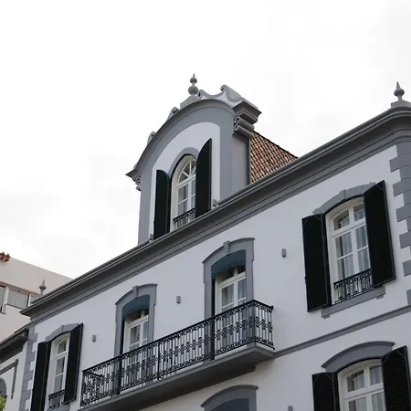 Edificio Charles 204-2