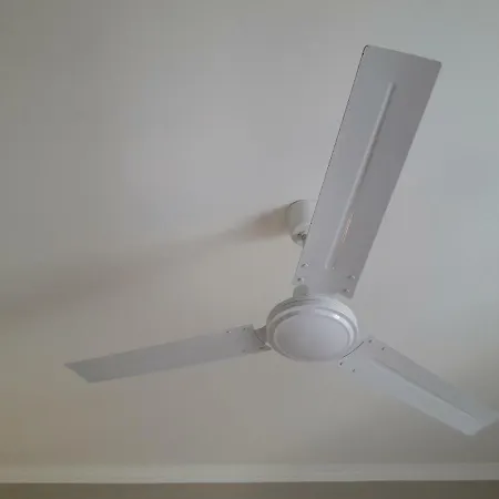 Peaceful Top Floor Apt W Balconies - Cambridge Right - Ac-2