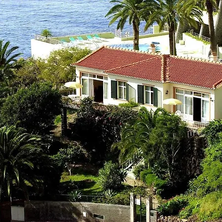 Comfortable Bungalow In Funchal With Sea View-3