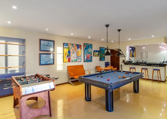 Vilas com Piscina Privada em Funchal (Madeira)