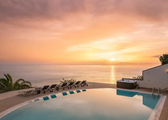 Sky Villa By An Island Apart Funchal  privato