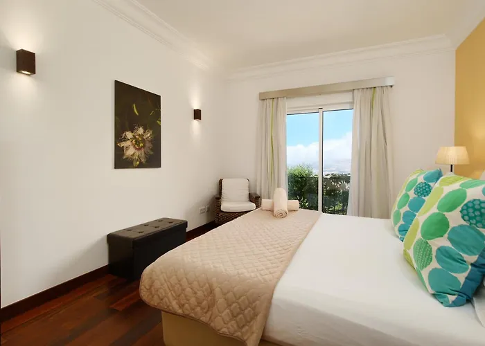 Hotéis de 5 estrelas de Funchal (Madeira)