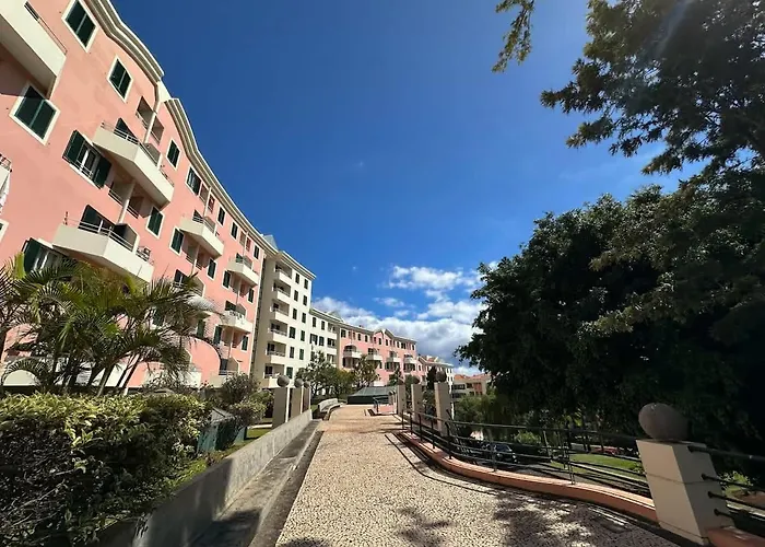 Cozy Duplex Retreat By Green Park & Ocean View Funchal  che accetta animali